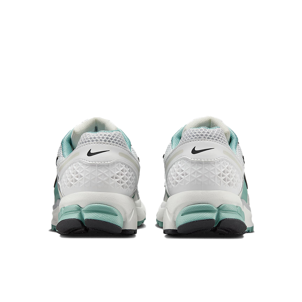 Nike Zoom Vomero 5 (W)