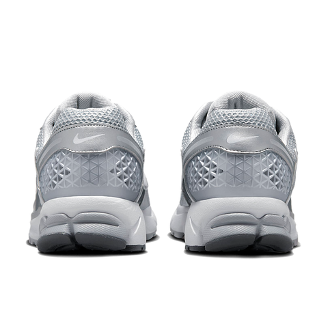 NIKE ZOOM VOMERO 5 WOLF GREY HEEL